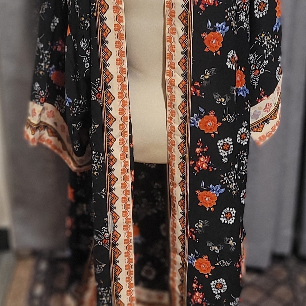 Max Studio Black Floral Robe - Picture 4 of 15